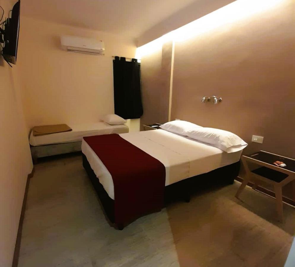 Hotel Vanderloo 波萨达斯 外观 照片